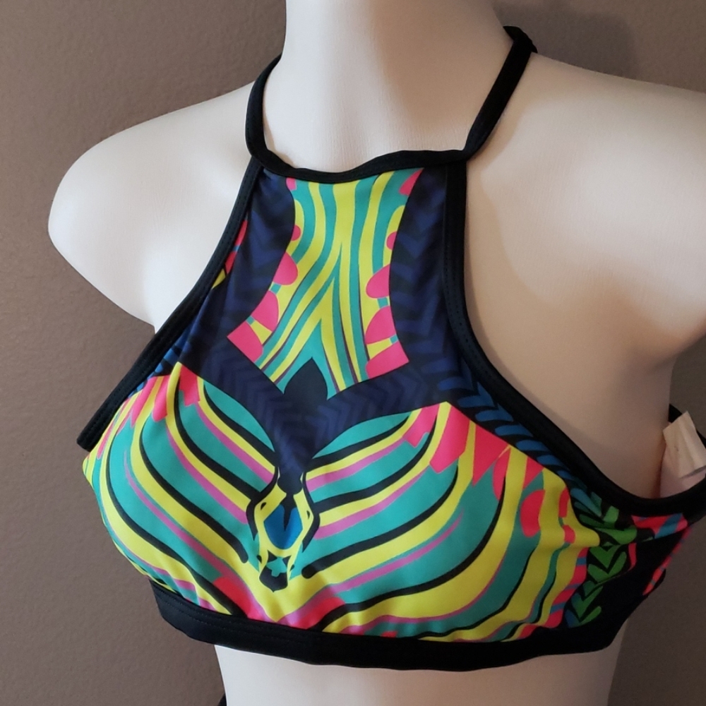 Bathing Suit - Picture 3 of 5